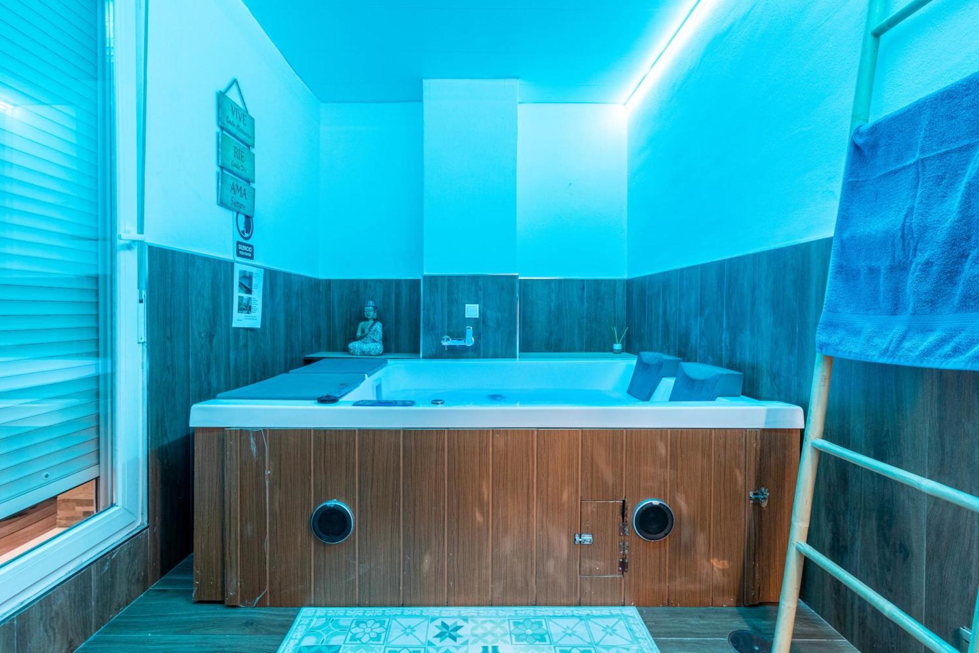 Lujo A Tu Alcance Con Spa Y Garaje Pleno Centro Huelva Ngoại thất bức ảnh