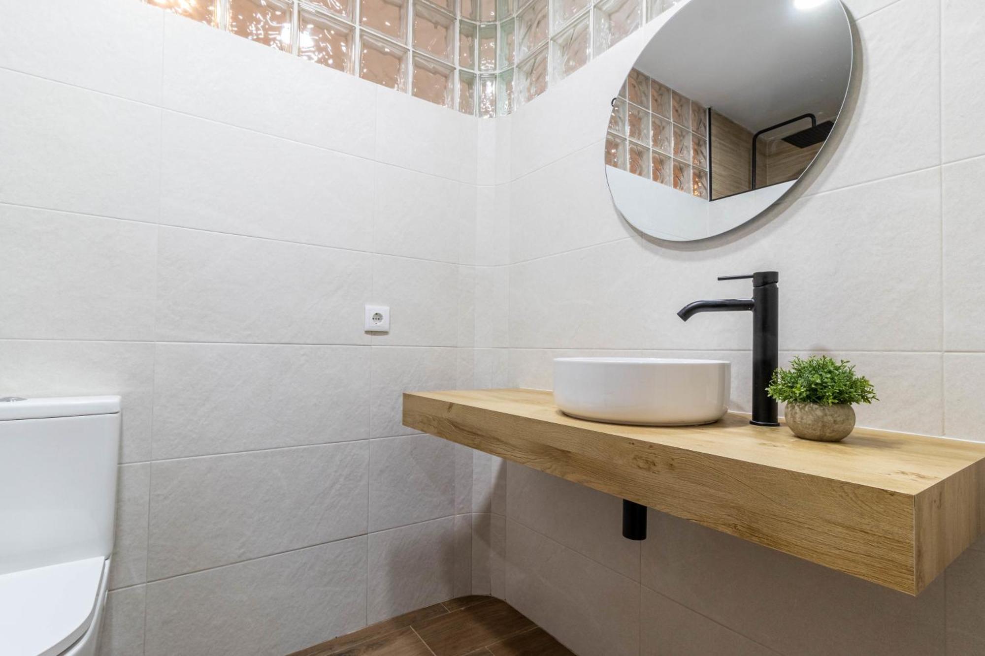 Lujo A Tu Alcance Con Spa Y Garaje Pleno Centro Huelva Ngoại thất bức ảnh